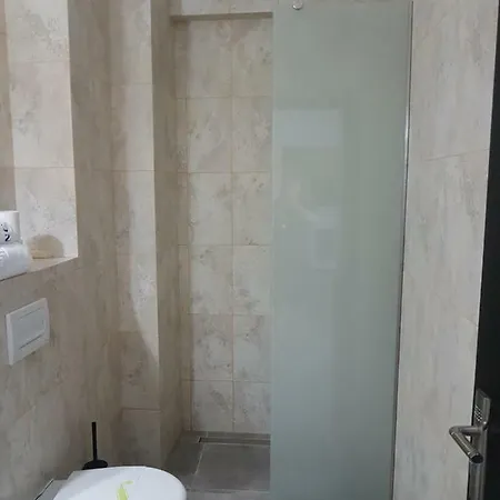 Summerhouse Mamaia